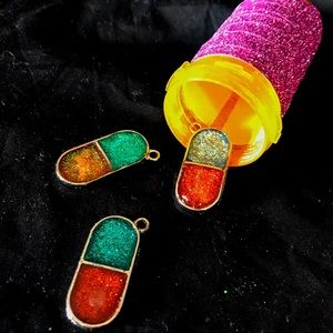 Glitter pill necklace “as is”